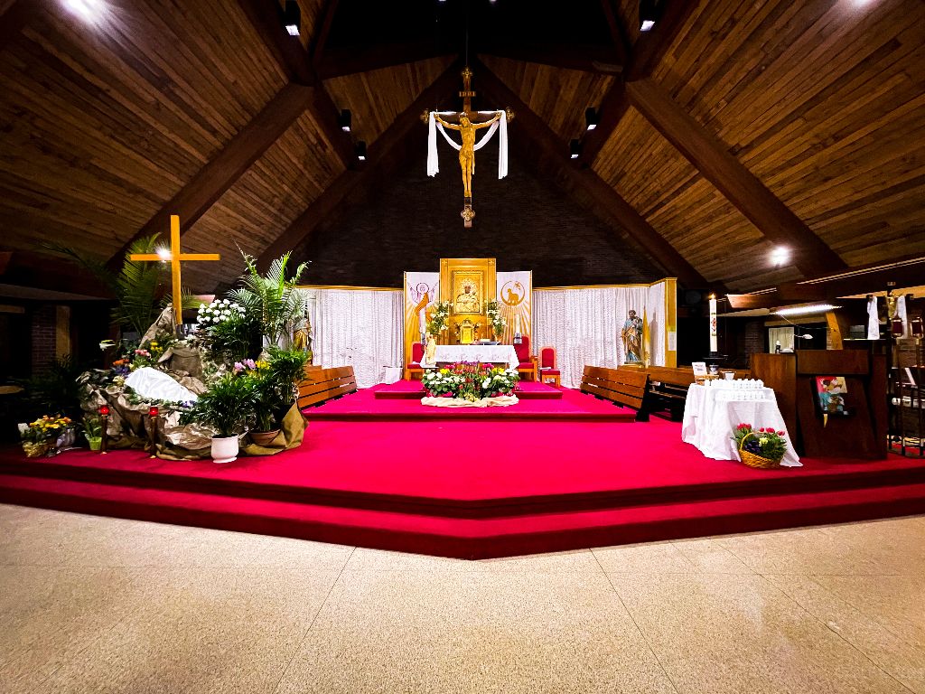 Easter Altar 1